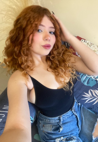 Eva from Venezuela, online on CamDiv